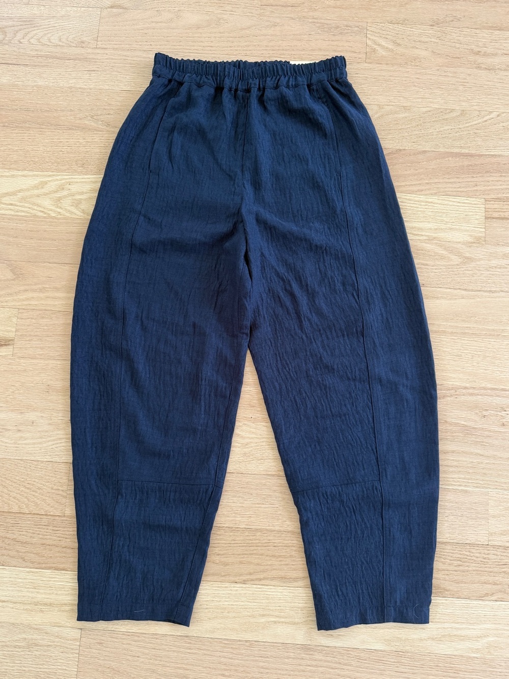 Max Studio London Navy Barrel Leg Trouser Pants size XS NWT